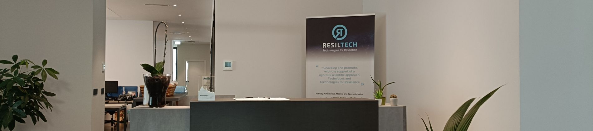 bg-resiltech-desktop-1